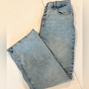 Women’s size 8 button front jeans.